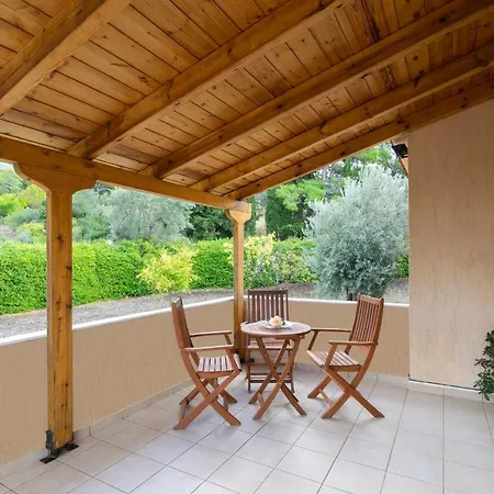 Holiday home House - με μεγάλο κήπο Nerotrivia