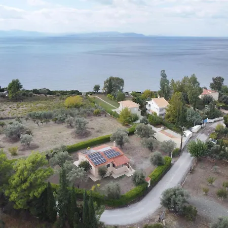 House - με μεγάλο κήπο بيت للعطل *